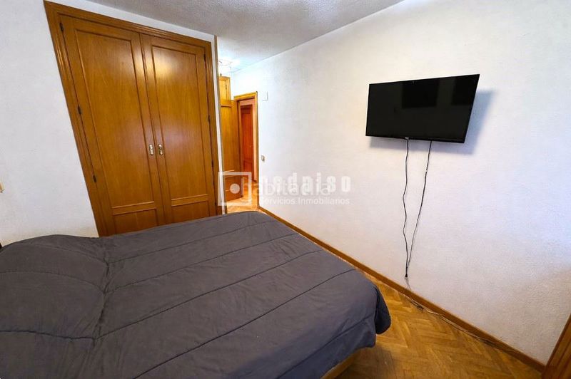 Foto 1d68f8fd-d6d1-4d54-b7cb-f7f68b3e56c2. Pis amb calefacció aparcament piscina a El Barral Ferial Coslada