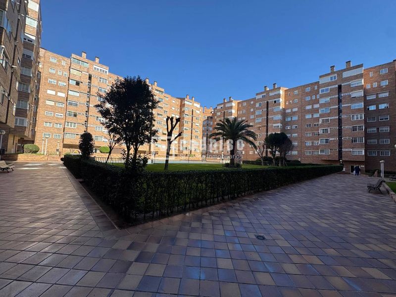 Foto 212b66cd-9e5d-45d5-93d8-e0c437d78fdd. Pis amb calefacció aparcament piscina a El Barral Ferial Coslada