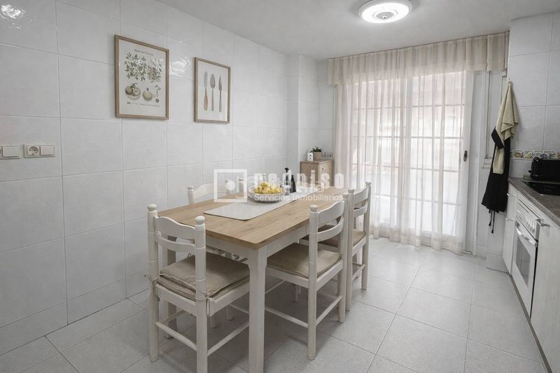 Foto 9c073912-5dc7-4e8f-997c-a2c0851094e3. Pis amb calefacció aparcament piscina a El Barral Ferial Coslada