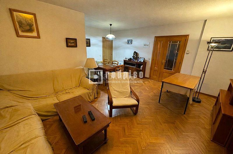 Foto b9fa2215-1f99-4beb-8fb7-e73f1b4afdc1. Pis amb calefacció aparcament piscina a El Barral Ferial Coslada