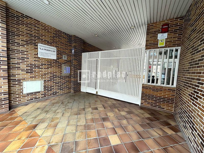 Foto bdab45e9-4f88-4949-b79d-18080181bf15. Pis amb calefacció aparcament piscina a El Barral Ferial Coslada