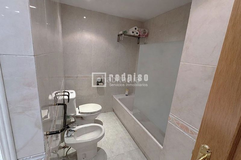 Foto eef82248-6002-415b-9396-5f4c6ecfc8ed. Pis amb calefacció aparcament piscina a El Barral Ferial Coslada