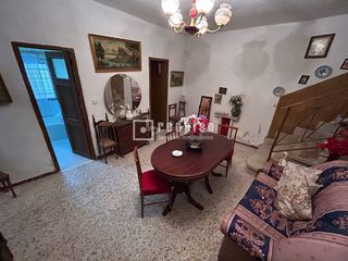 Casa  Pozorrubio. Redpiso coslada vende casa en horcajo de santiago, cuenca.