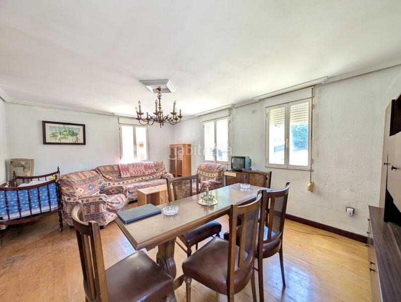 Foto 7f65f8e3-98eb-475c-9e9f-bbf0eb835dce. Casa huno grupo inmobiliario te presenta en exclusiva esta magnífica casa , un hogar lleno de posibilidades situado en un entor en Riosa