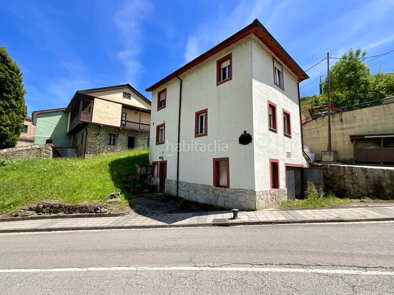 Foto b4a7987a-54fa-4089-98fd-651c2a9b5ccd. Casa huno grupo inmobiliario te presenta en exclusiva esta magnífica casa , un hogar lleno de posibilidades situado en un entor en Riosa