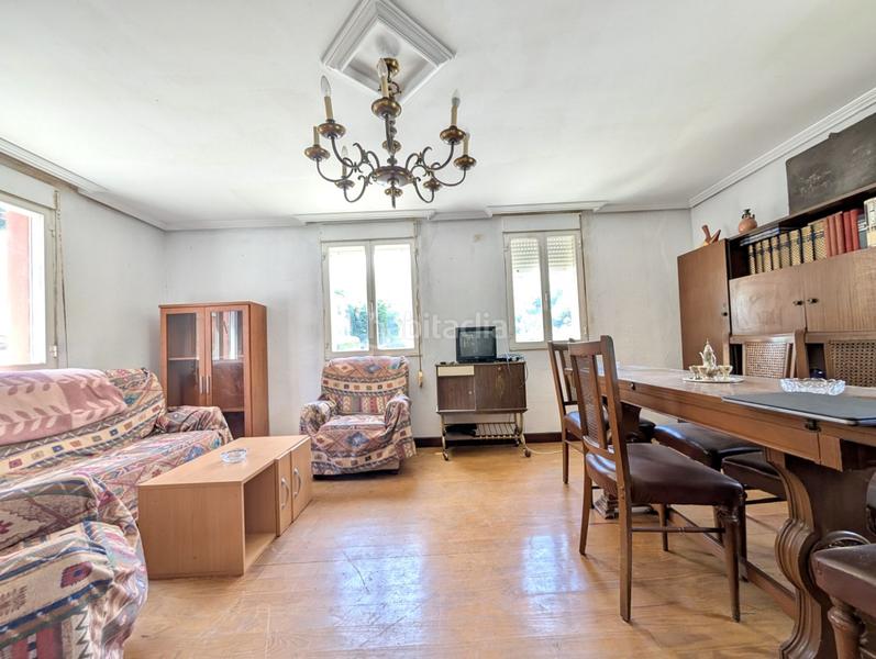 Foto c7bf7bb6-d678-44fb-ac20-98aaa1331bad. Casa huno grupo inmobiliario te presenta en exclusiva esta magnífica casa , un hogar lleno de posibilidades situado en un entor en Riosa