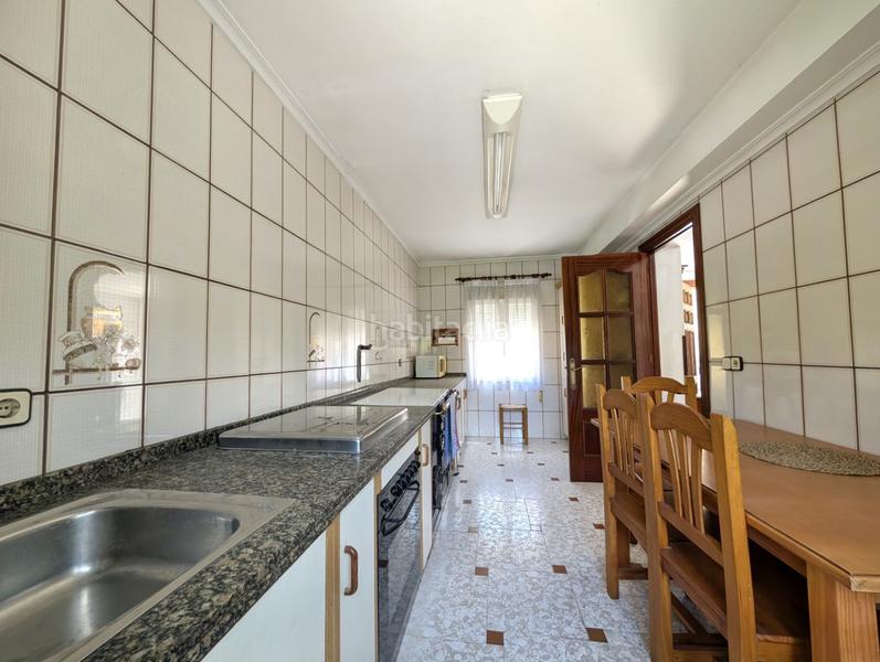 Foto e3fdb08d-9f66-4678-a9be-99ccdbcefd6d. Casa huno grupo inmobiliario te presenta en exclusiva esta magnífica casa , un hogar lleno de posibilidades situado en un entor en Riosa