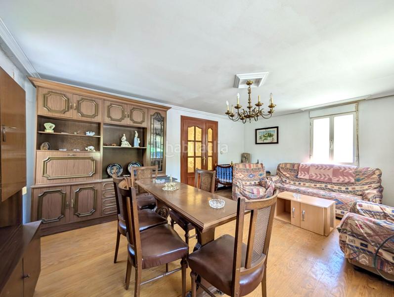 Foto e552b4d1-dd49-4001-bede-a238a120906f. Casa huno grupo inmobiliario te presenta en exclusiva esta magnífica casa , un hogar lleno de posibilidades situado en un entor en Riosa