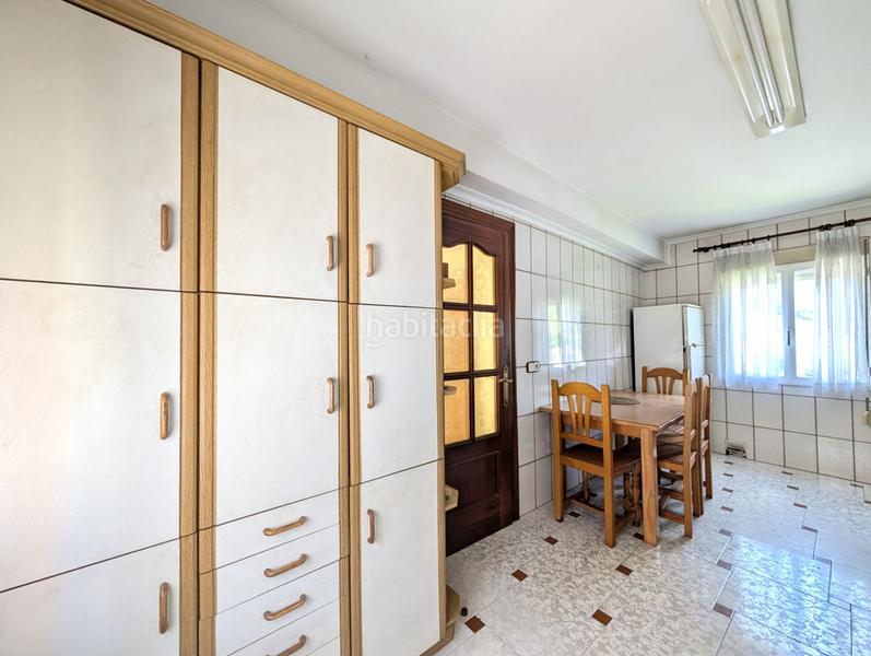 Foto fd402b4f-440f-4cdb-8c8c-8e1226866748. Casa huno grupo inmobiliario te presenta en exclusiva esta magnífica casa , un hogar lleno de posibilidades situado en un entor en Riosa