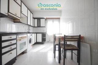 Pis a Kalero-Basozelai. Vivienda en basozelai completamente exterior.