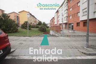 Aparcament cotxe a Eleuterio villaverde etorbidea 6. Inmobiliaria basconia gestiona la venta de parcela de garaje en