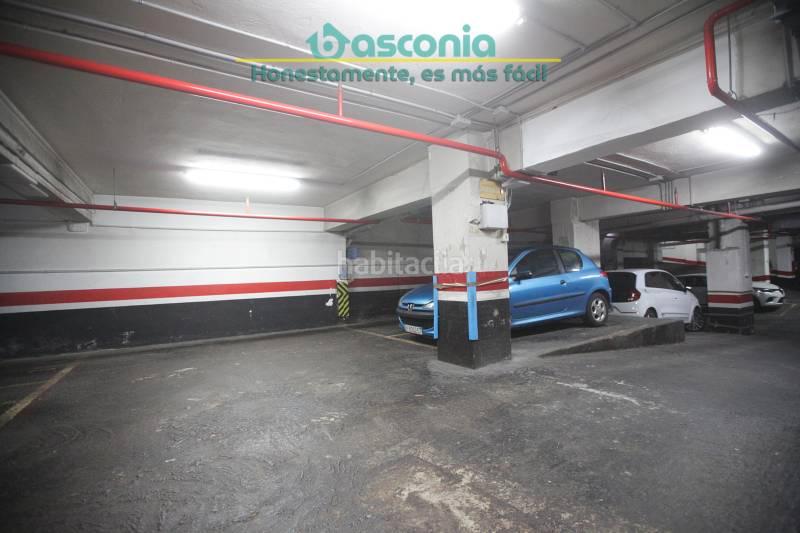 Foto f8974763-1124-45f6-ae6d-e305a93dc258. Aparcament cotxe a Urbi kalea 23 a Urbi Basauri