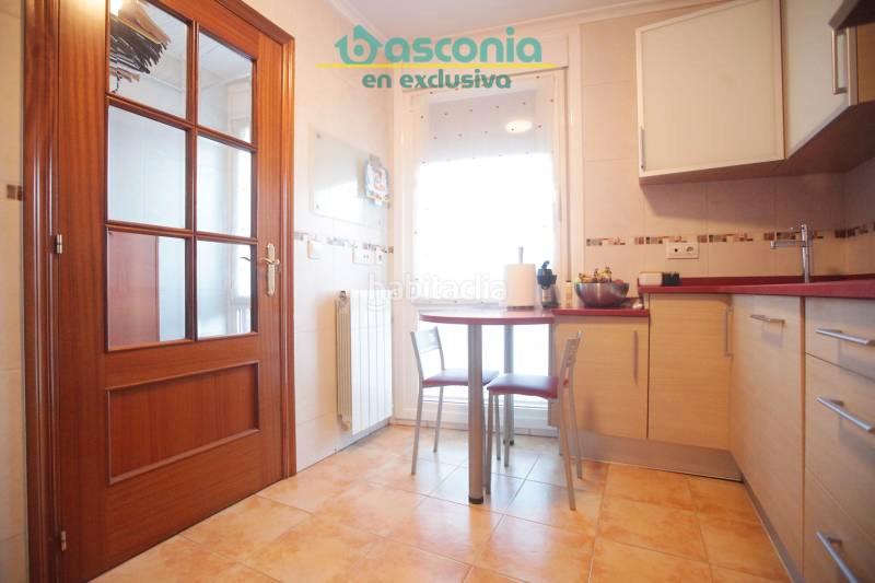 Foto b021da94-bf9b-4061-8c31-e5d68916d2c3. Pis amb calefacció aparcament a Kalero-Basozelai Basauri