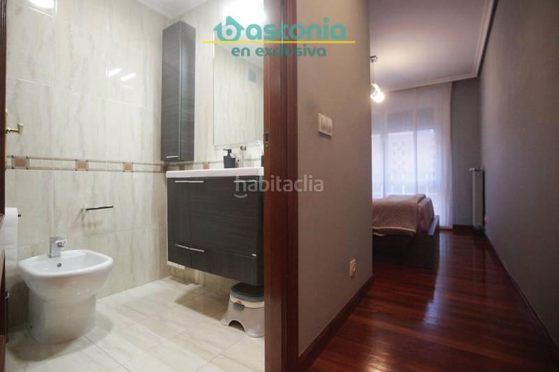 Foto d54772c7-ded6-4825-b0d2-f01c9f7377ce. Pis amb calefacció aparcament a Kalero-Basozelai Basauri