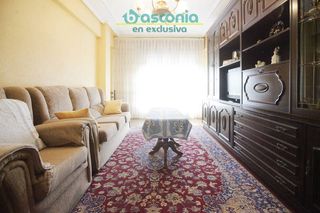 Pis  Luis petralanda kalea. Inmobiliaria basconia gestiona de la venta de vivienda en el ayu