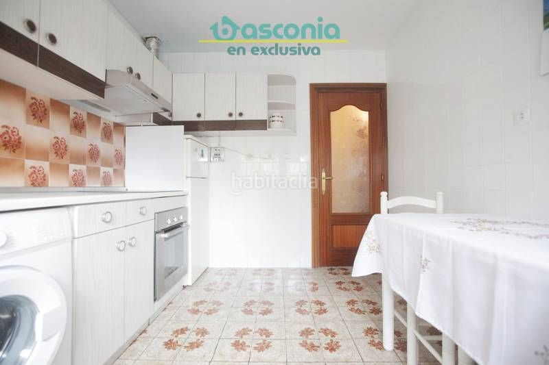 Foto 1cc063e4-d8cb-46f4-850e-81227263408c. Flat with heating parking in Kalero-Basozelai Basauri