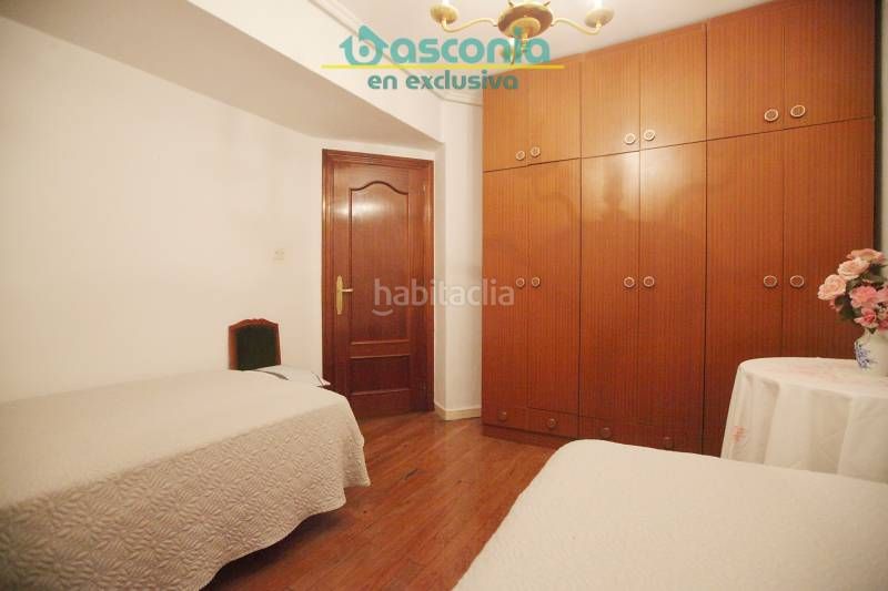 Foto eb69846e-d4a8-422a-b611-13340eb46a5b. Flat with heating parking in Kalero-Basozelai Basauri
