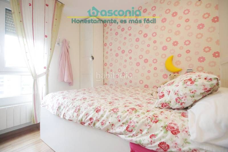 Foto aa2de5b0-48a2-4946-a4e6-141225f3185c. Pis amb calefacció a Urbi Basauri