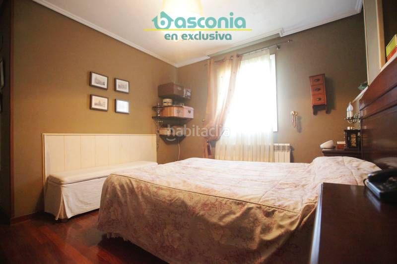 Foto 1e108ac0-b2ba-4293-bea0-fbb5ca8c5a25. Casa adossada amb xemeneia calefacció aparcament a Arrigorriaga