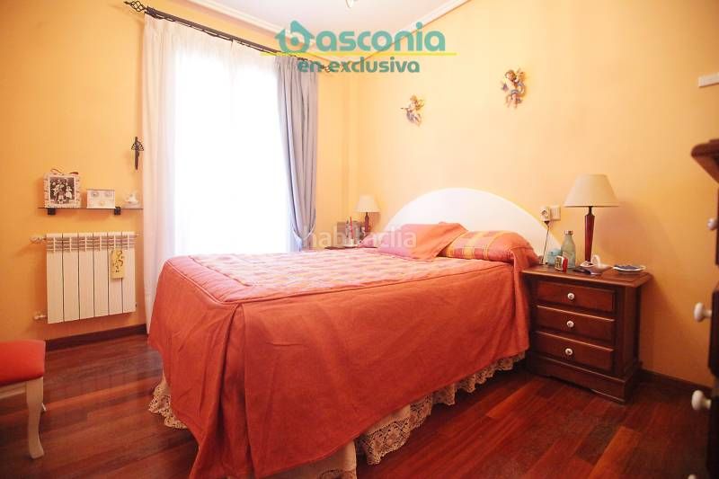 Foto 3ebeaddb-e032-4195-b747-6b09c41746aa. Casa adossada amb xemeneia calefacció aparcament a Arrigorriaga