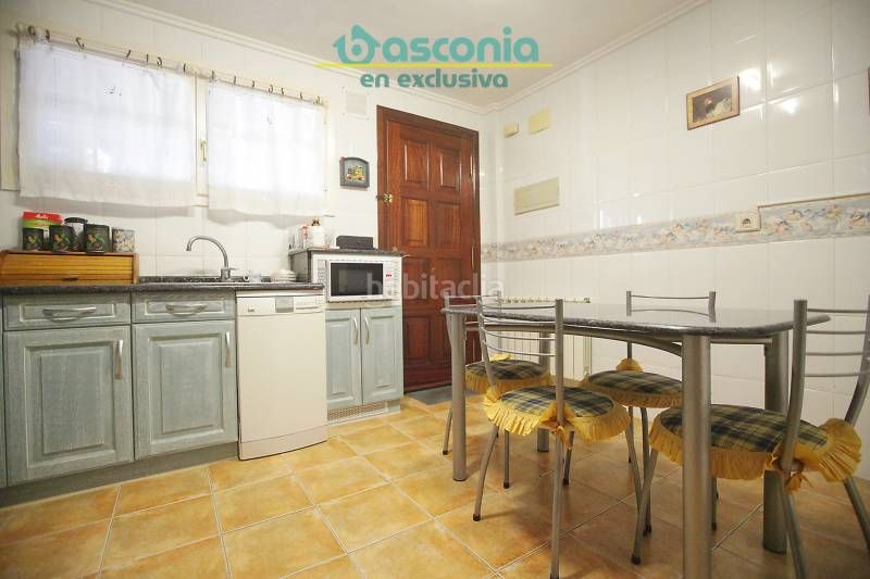Foto 802f90a7-0921-44c6-a9af-844cc5e3fa8f. Casa adossada amb xemeneia calefacció aparcament a Arrigorriaga