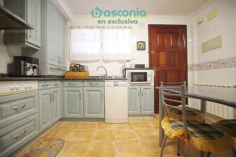 Foto 9a924b44-f07e-4f22-b9f0-26a65efa22ad. Casa adossada amb xemeneia calefacció aparcament a Arrigorriaga