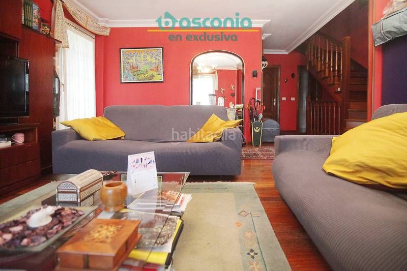 Foto a93c0b88-3cfb-4687-b063-125449f4f587. Casa adossada amb xemeneia calefacció aparcament a Arrigorriaga
