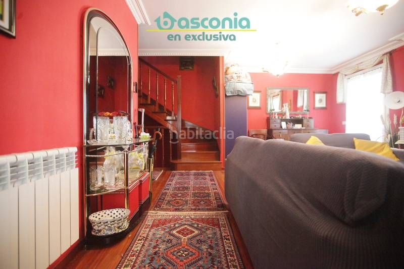 Foto b23fba35-4a37-4211-a257-d38ce9ea0a02. Casa adossada amb xemeneia calefacció aparcament a Arrigorriaga