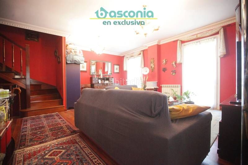 Foto b4ec094a-59c2-4eb8-b030-59959a1bccb1. Casa adossada amb xemeneia calefacció aparcament a Arrigorriaga