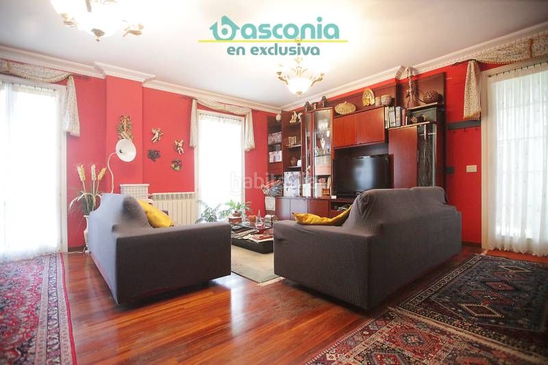 Foto db810618-8a67-43e8-8966-53bf2ed7ad4c. Casa adossada amb xemeneia calefacció aparcament a Arrigorriaga
