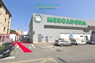 Local Comercial en Urbi kalea 53. Inmobiliaria basconia gestiona la venta de dos lonjas excelentem