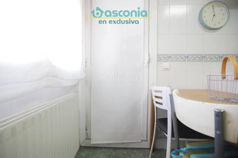 Foto e208f537-e9b7-40ef-94cf-a8b2df329d9a. Pis amb calefacció aparcament a Centro-Ariz-Uribarri Basauri