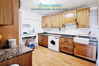 Etagenwohnung  Foruak kalea 8. Inmobiliaria basconia gestiona la venta de vivienda muy cerca de