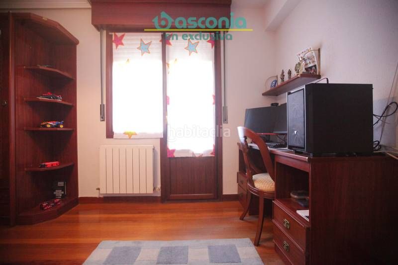 Foto e5cb2070-f843-4b78-968e-e981a3d0fd22. Pis amb calefacció a Centro-Ariz-Uribarri Basauri