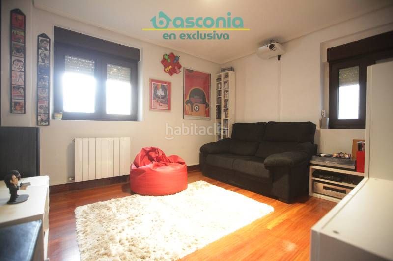 Foto 27aff209-7ccd-402a-95b8-9922d8ecd44f. Piso en kristo kalea 17 inmobiliaria basconia gestiona la venta de vivienda con ascensor para entrar a vivir al lado del metro. en Bilbao