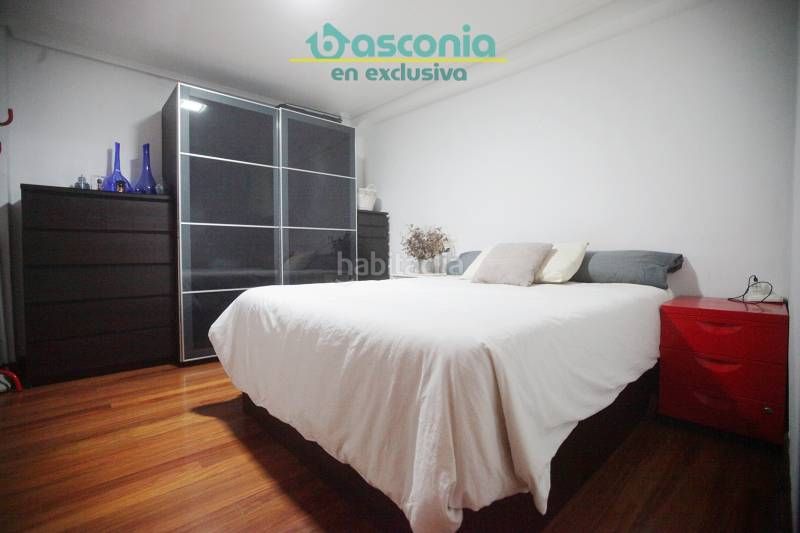 Foto 46ec471a-b9fb-49d2-b6c8-c668553f4f5d. Piso en kristo kalea 17 inmobiliaria basconia gestiona la venta de vivienda con ascensor para entrar a vivir al lado del metro. en Bilbao