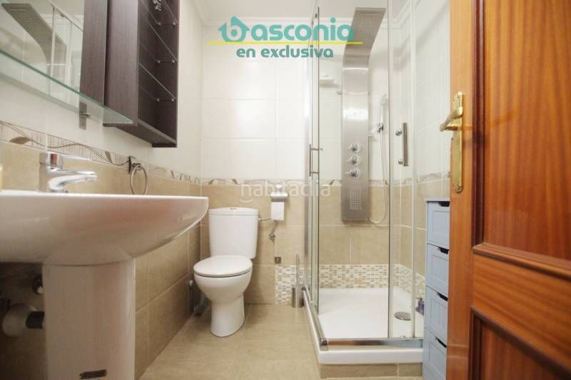 Foto 63cf0943-d16b-4df0-abfe-99c092af4de4. Piso en kristo kalea 17 inmobiliaria basconia gestiona la venta de vivienda con ascensor para entrar a vivir al lado del metro. en Bilbao