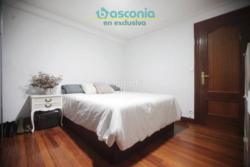 Foto 83287098-cbd0-472c-a9f6-4568457585e5. Piso en kristo kalea 17 inmobiliaria basconia gestiona la venta de vivienda con ascensor para entrar a vivir al lado del metro. en Bilbao