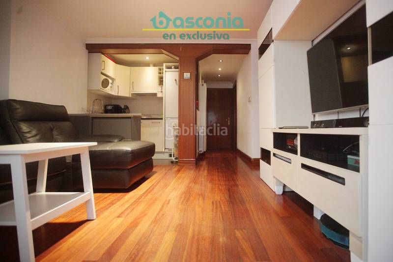 Foto be808a04-1aa6-446b-8cb4-cc5b064f394b. Piso en kristo kalea 17 inmobiliaria basconia gestiona la venta de vivienda con ascensor para entrar a vivir al lado del metro. en Bilbao