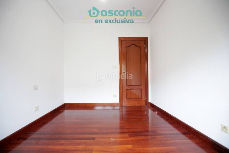 Foto 0189cf10-5be4-450e-9bde-e93f51cf5d30. Flat with parking in San Miguel Basauri