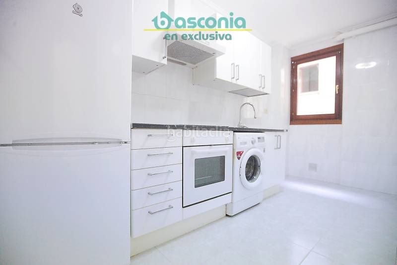 Foto 0aedb72a-0ee5-418e-8f1f-f66c327888d6. Flat with parking in San Miguel Basauri