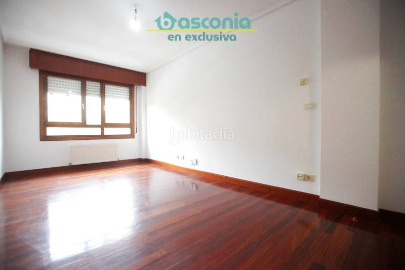 Foto 3a7ef7a9-675c-47ce-a623-c96caeb66460. Flat with parking in San Miguel Basauri