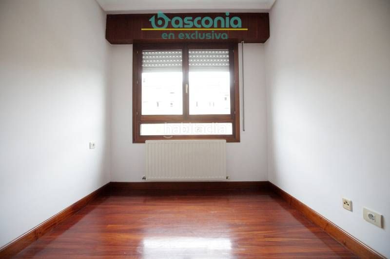 Foto 525413ad-1fc2-42eb-9e37-e24c6b580d5f. Flat with parking in San Miguel Basauri