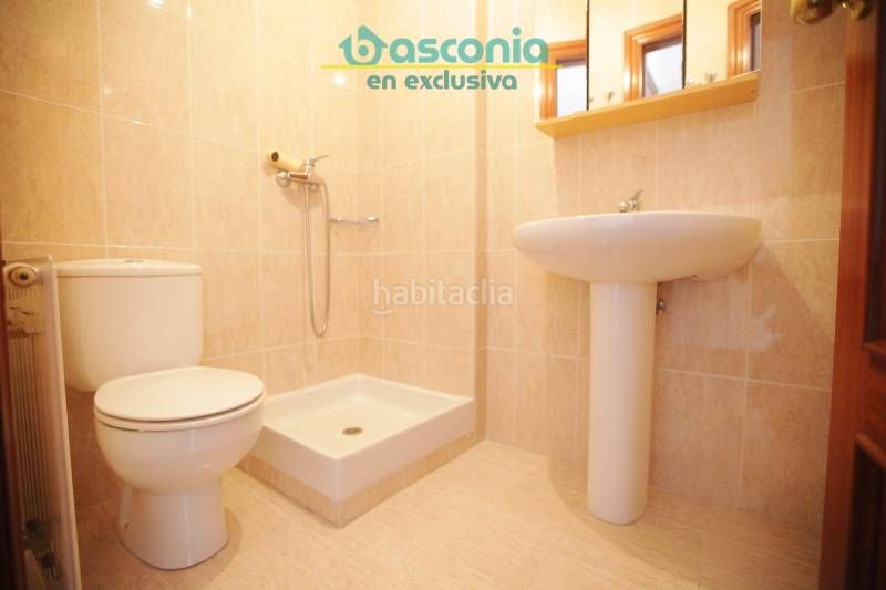 Foto a1f2dc4f-7416-4e60-b8e8-234b113a8e94. Flat with parking in San Miguel Basauri