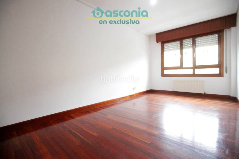 Foto ca7bab91-10d0-40dd-8849-acaceb4901e9. Flat with parking in San Miguel Basauri