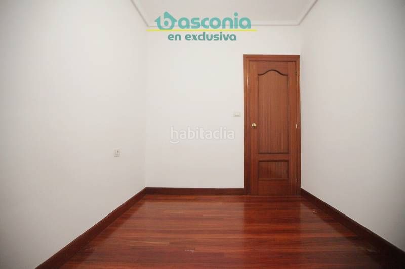 Foto ef760647-f45a-46ac-9ae5-779bef36cb0e. Flat with parking in San Miguel Basauri