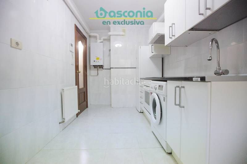 Foto f6f22352-d887-4610-bc6f-8a301e940762. Flat with parking in San Miguel Basauri