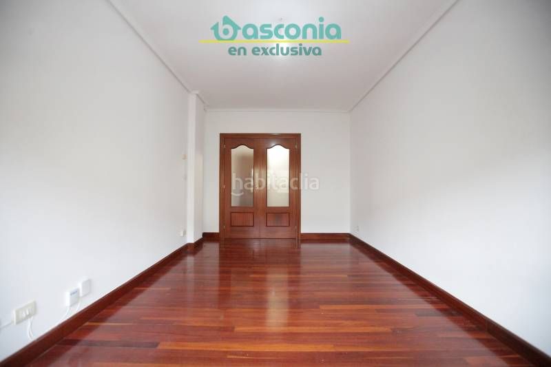 Foto ff679803-de07-4d61-be4c-872ec2dc3b98. Flat with parking in San Miguel Basauri