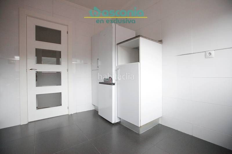 Foto b74be6ba-11ce-46ee-a6a7-5d22354a18e4. Flat in Centro-Ariz-Uribarri Basauri