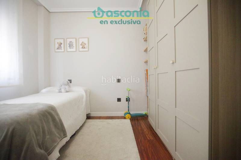 Foto c8a2b804-f342-4cc6-8d97-65d229e7ad18. Flat with heating parking in Centro-Ariz-Uribarri Basauri